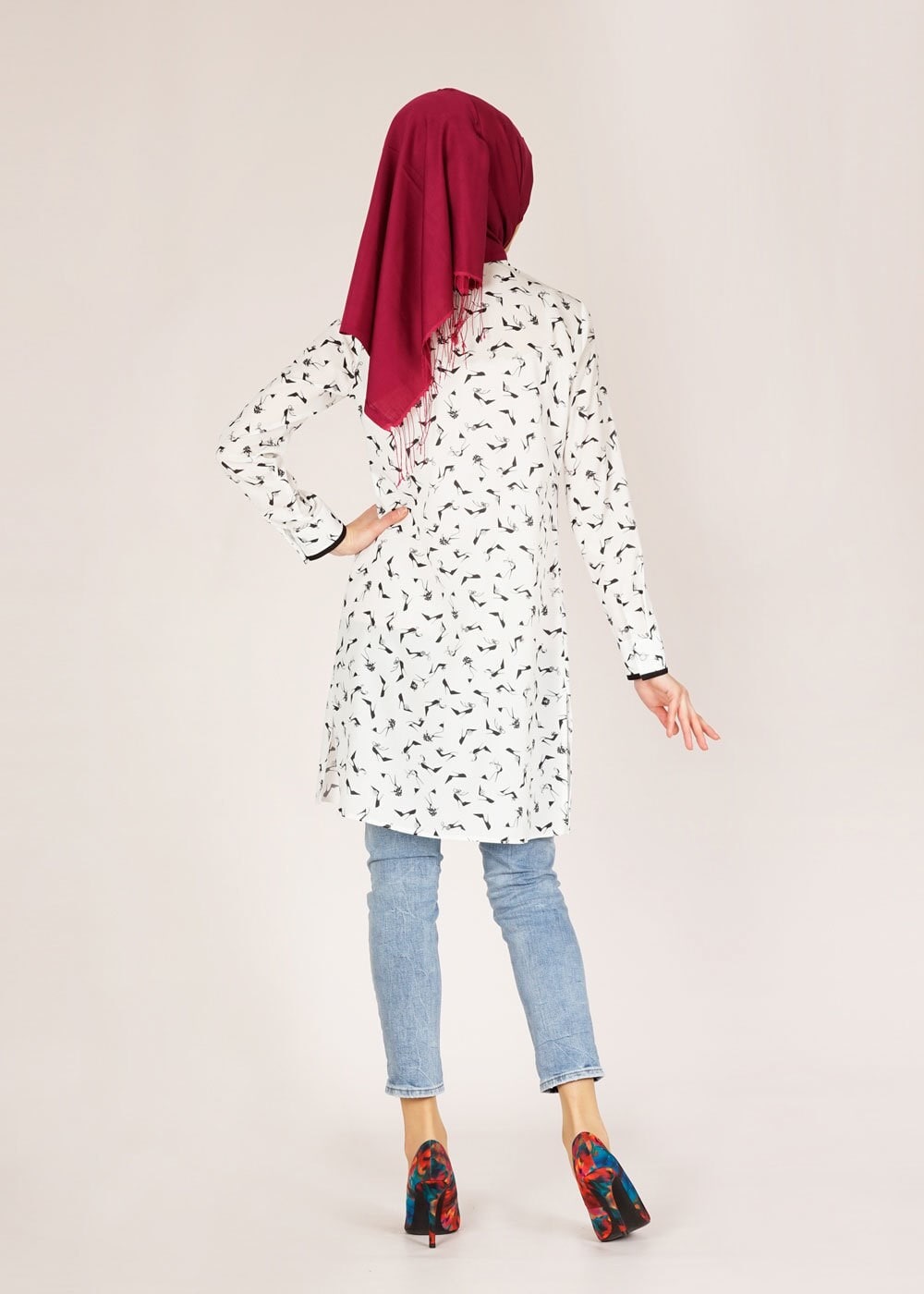 Tesettür giyim BEJ DESENLİ GÖMLEK YAKA TUNİK 4681