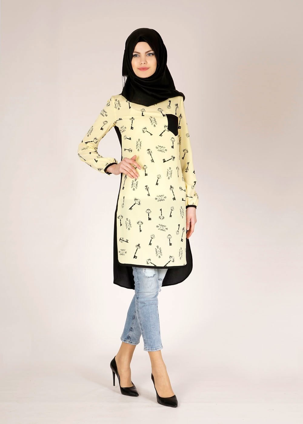 Tesettür giyim SARI BASKILI ARKASI DÜĞMELİ TUNİK 4696