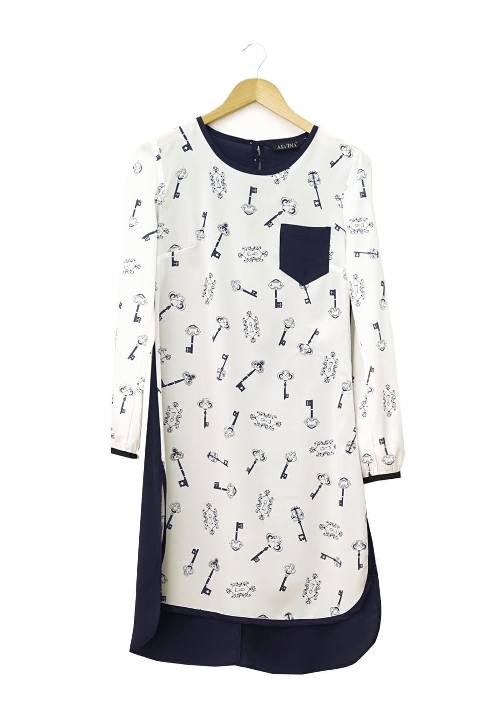 Tesettür giyim BEJ BASKILI ARKASI DÜĞMELİ TUNİK 4696