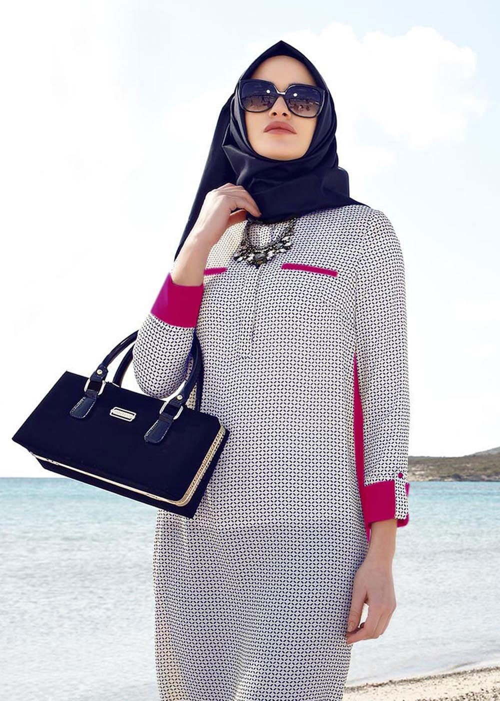 Tesettür giyim BEJ DESENLİ TUNİK 4712