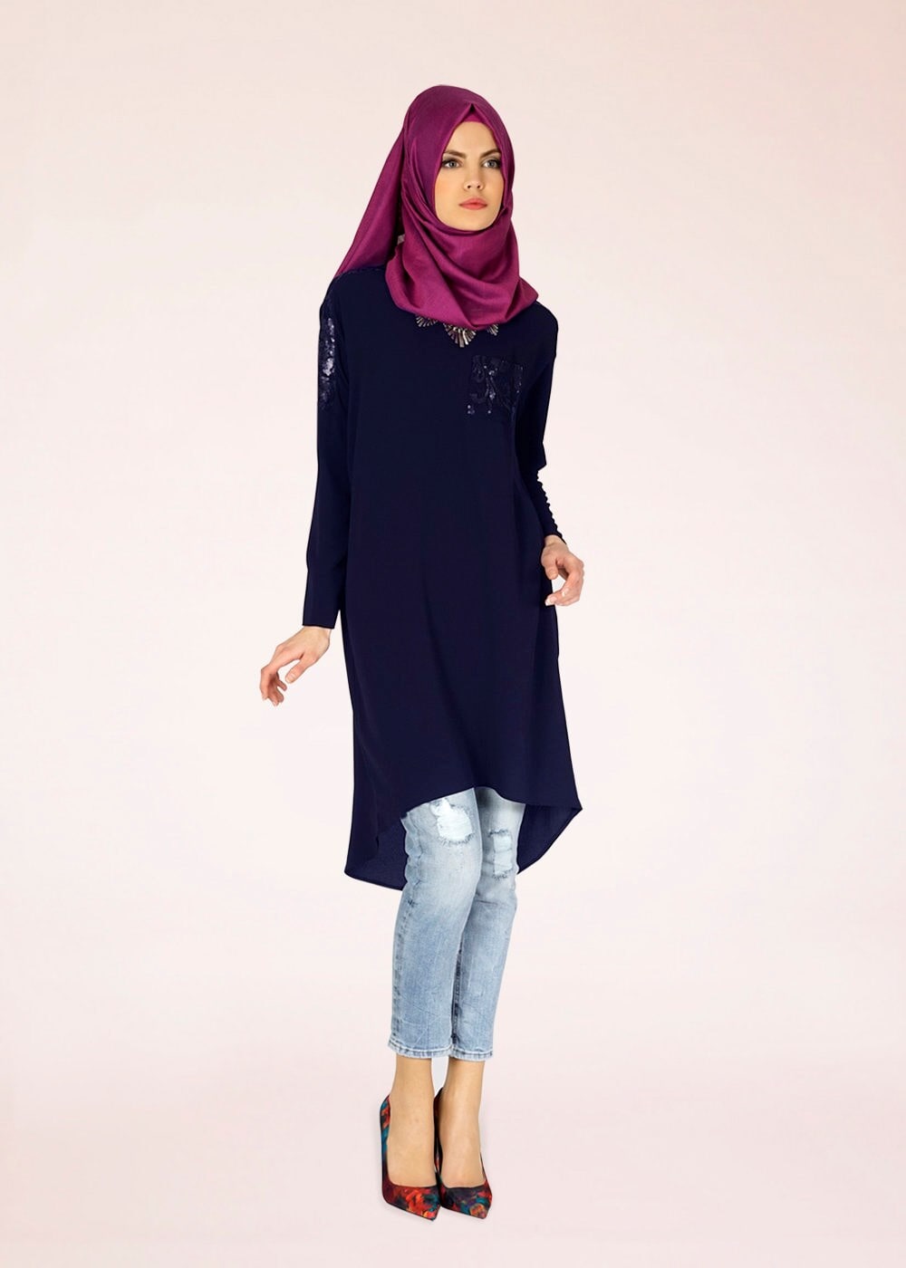 Tesettür giyim LACİVERT DESENLİ ASİMETRİK KESİM TUNİK 4722