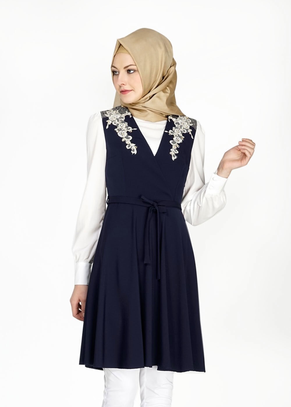 Tesettür giyim LACİVERT İŞLEMELİ VOLANLI İKİLİ TUNİK 4723