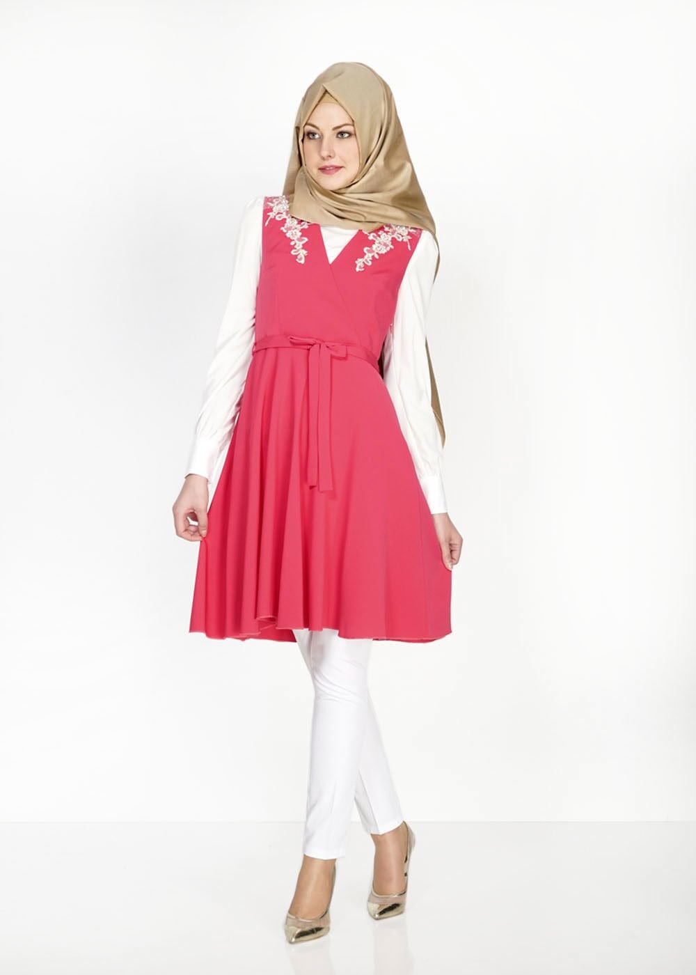 Tesettür giyim MERCAN İŞLEMELİ VOLANLI İKİLİ TUNİK 4723