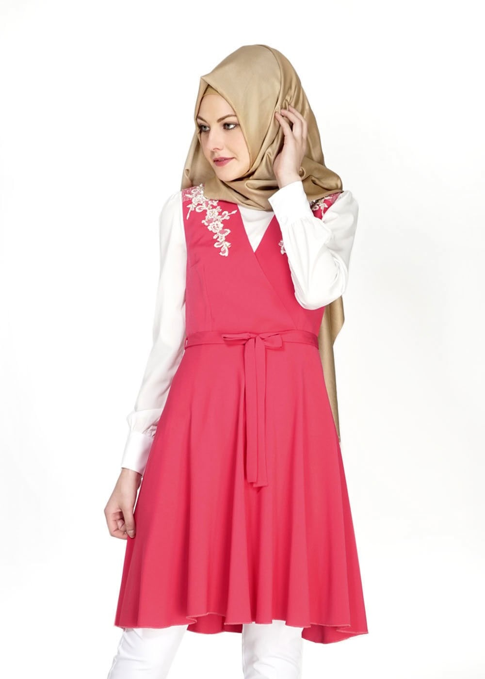 Tesettür giyim MERCAN İŞLEMELİ VOLANLI İKİLİ TUNİK 4723