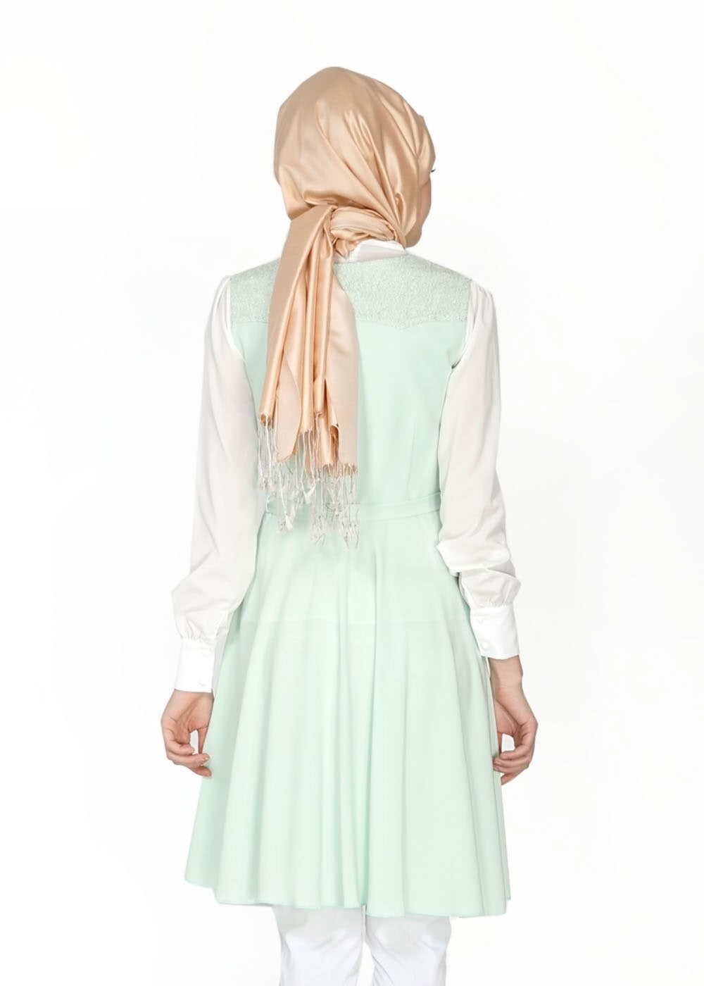 Tesettür giyim YEŞİL İŞLEMELİ VOLANLI İKİLİ TUNİK 4723