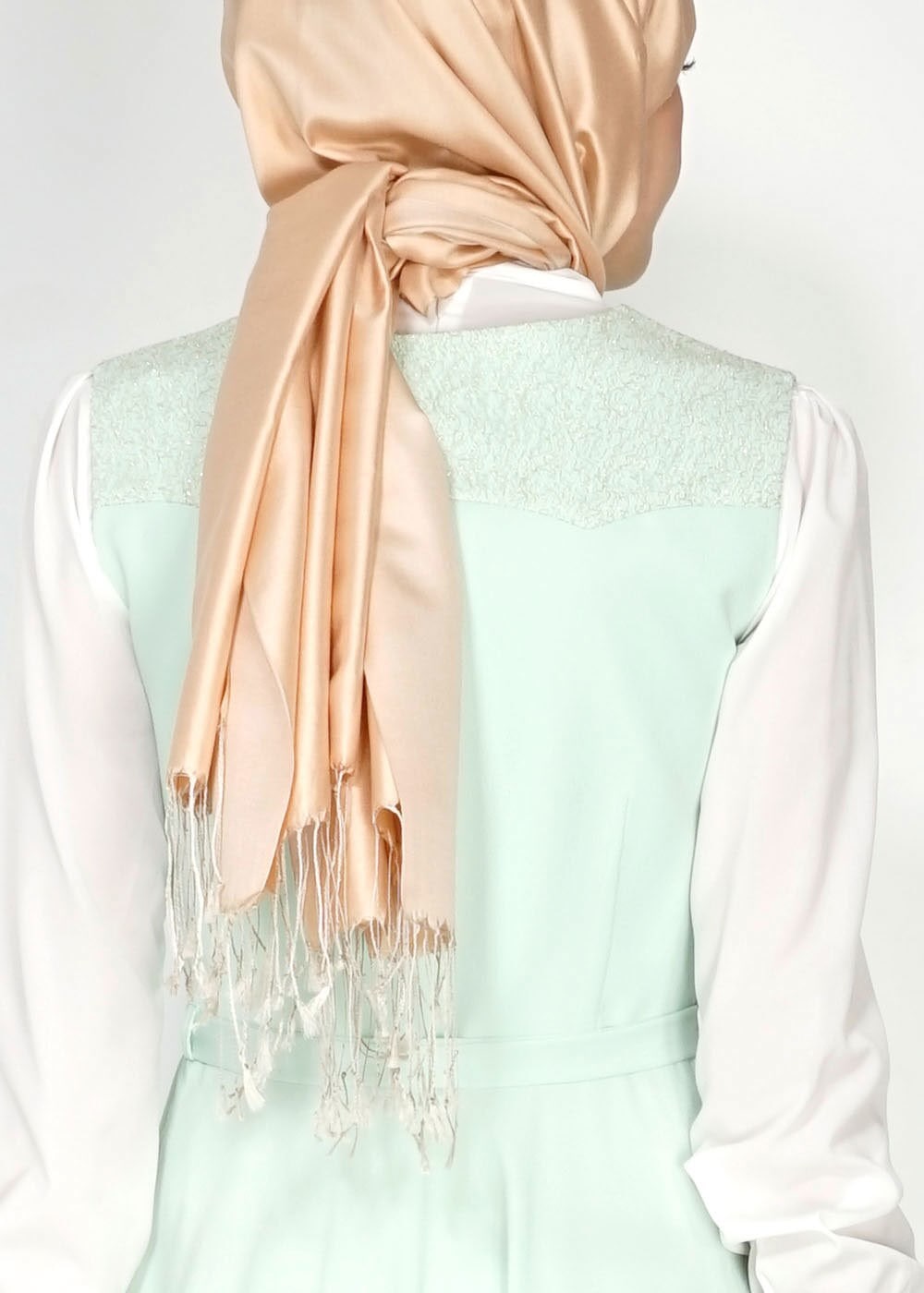 Tesettür giyim YEŞİL İŞLEMELİ VOLANLI İKİLİ TUNİK 4723