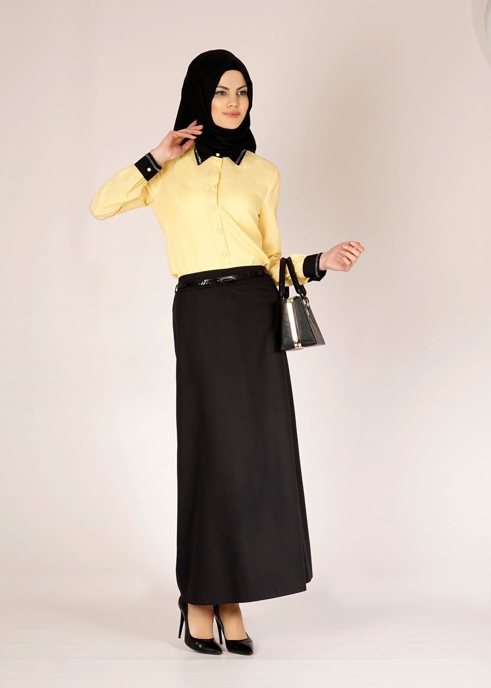 Tesettür giyim SARI YAKASI VE MANŞETLERİ TAŞ İŞLEMELİ BLUZ 4727