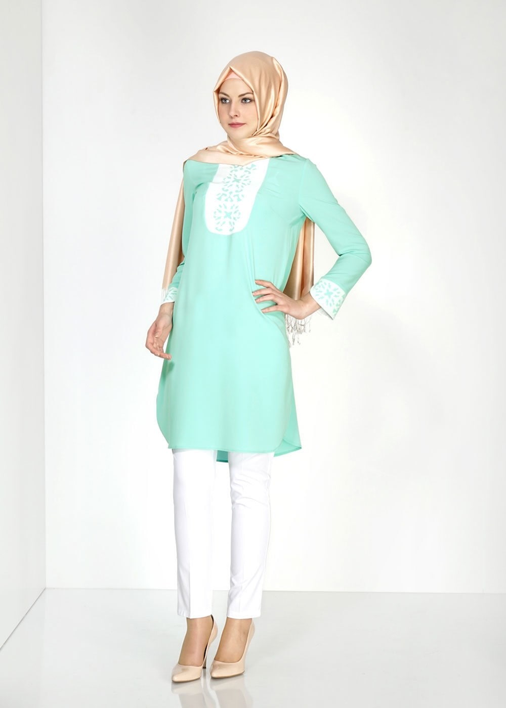 Tesettür giyim YEŞİL DESENLİ TUNİK 4730