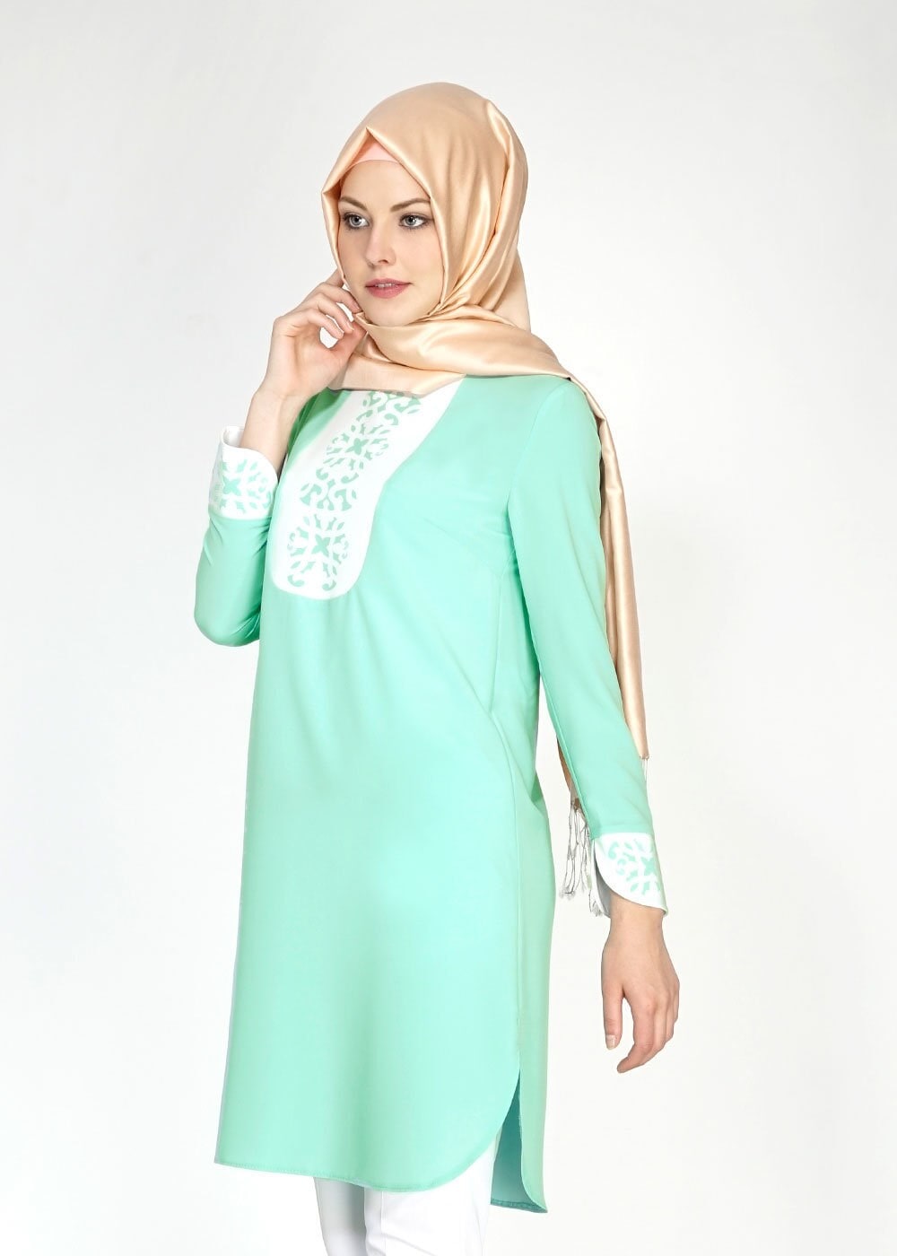 Tesettür giyim YEŞİL DESENLİ TUNİK 4730