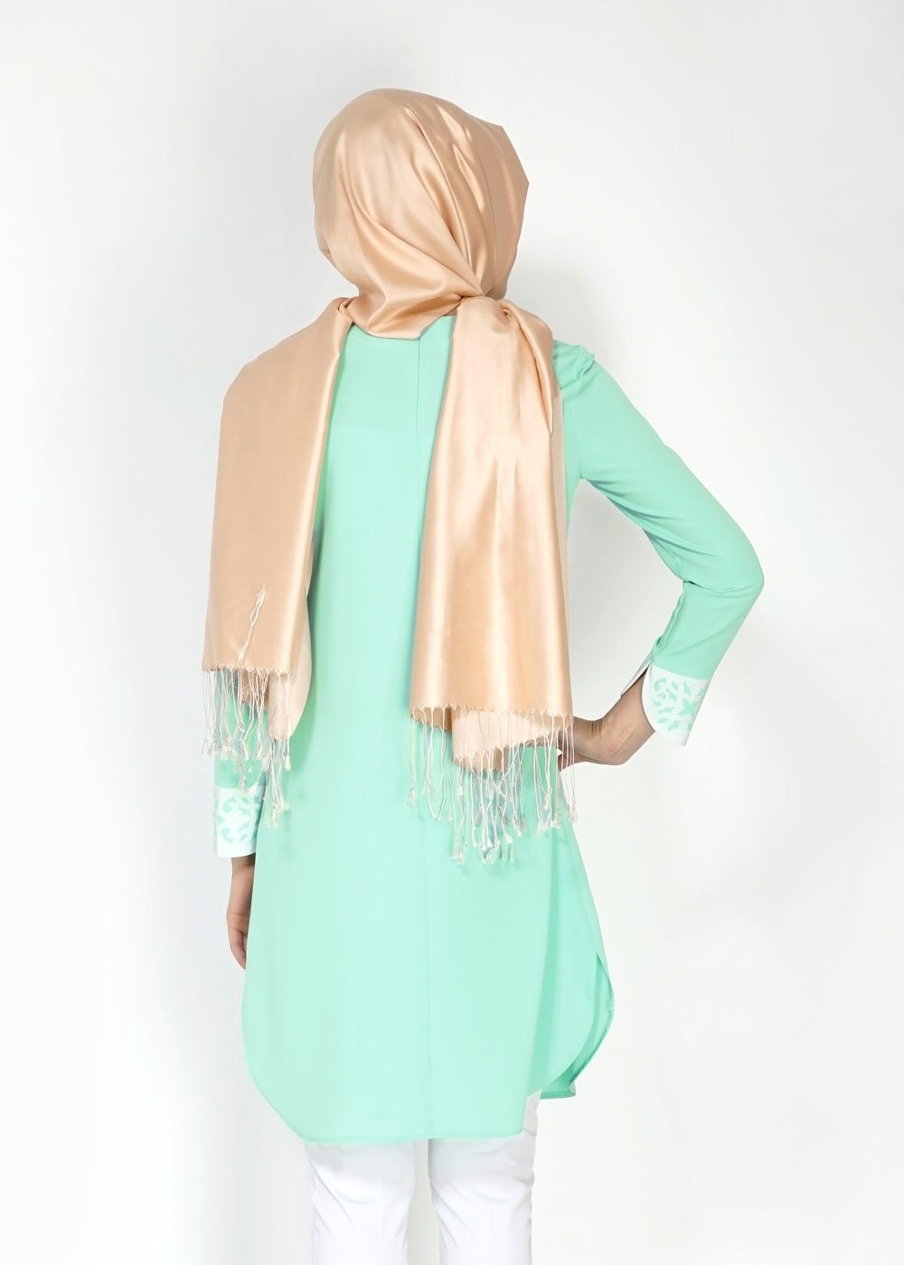 Tesettür giyim YEŞİL DESENLİ TUNİK 4730