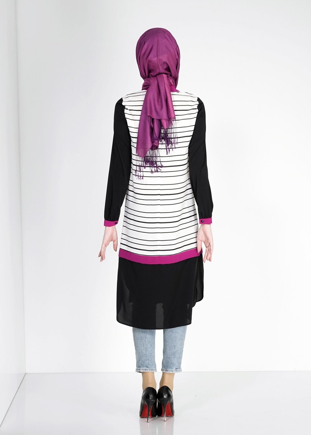 Tesettür giyim SİYAH ÇİZGİLİ GÖMLEK YAKA KREP TUNİK 4788