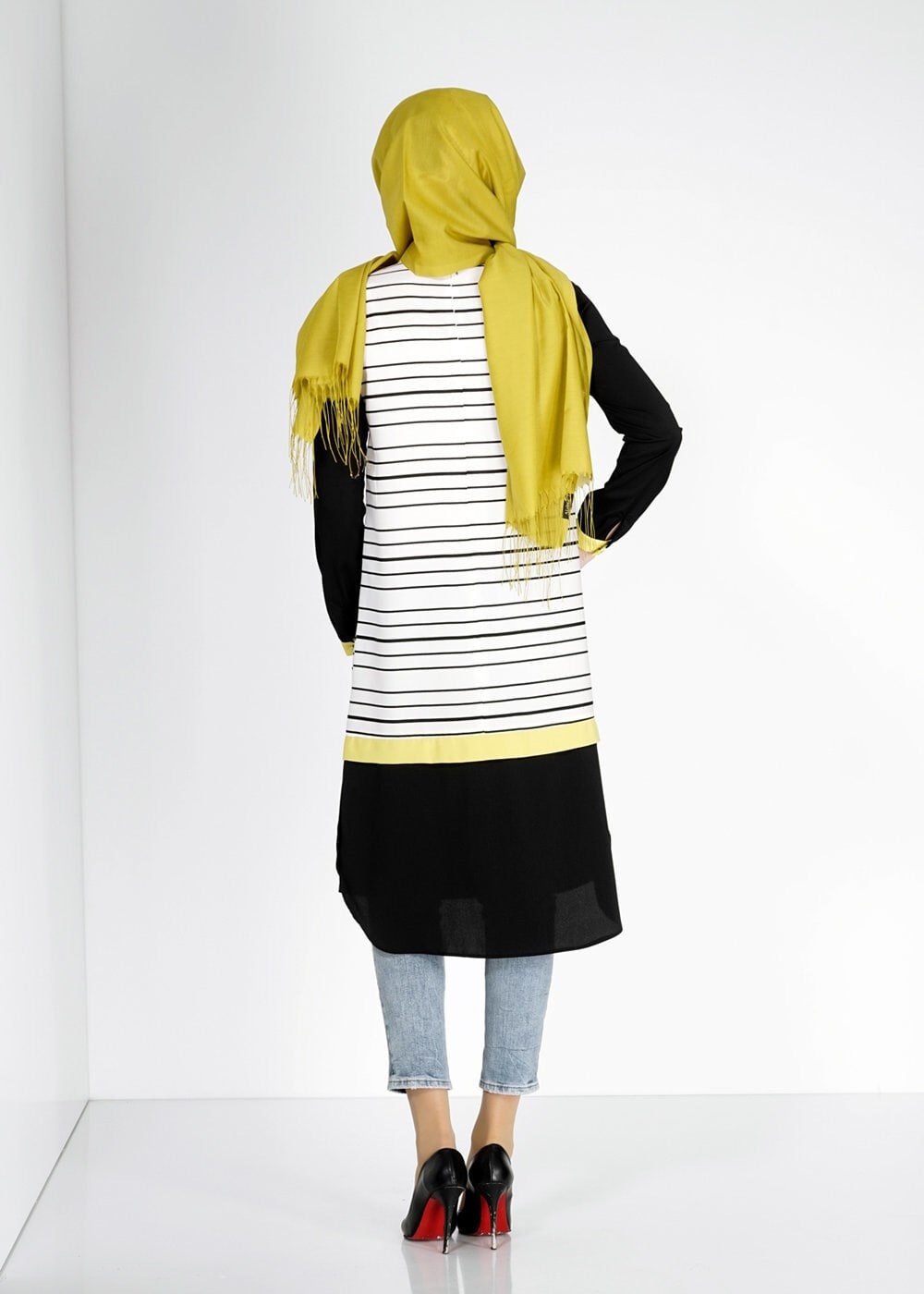 Tesettür giyim SİYAH ÇİZGİLİ GÖMLEK YAKA KREP TUNİK 4788