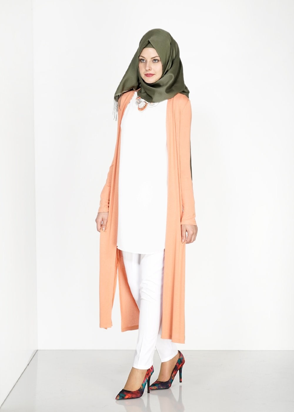 Tesettür giyim PUDRA YANI YIRTMAÇLI DÜZ TUNİK 4809