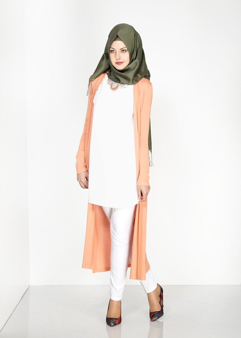 Tesettür giyim PUDRA YANI YIRTMAÇLI DÜZ TUNİK 4809