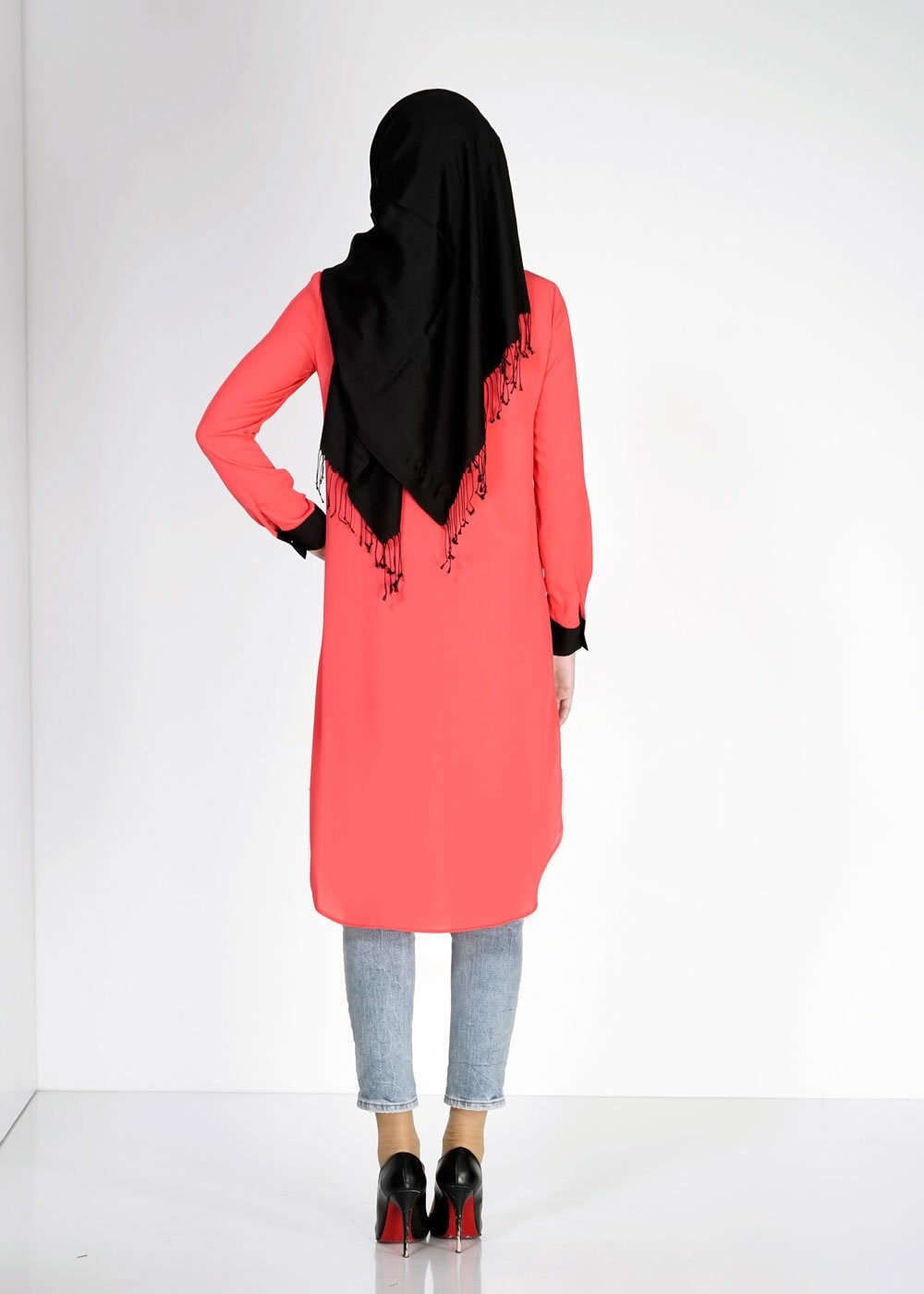 Tesettür giyim MERCAN DESENLİ MANŞETLERİ DÜĞMELİ TUNİK 4900