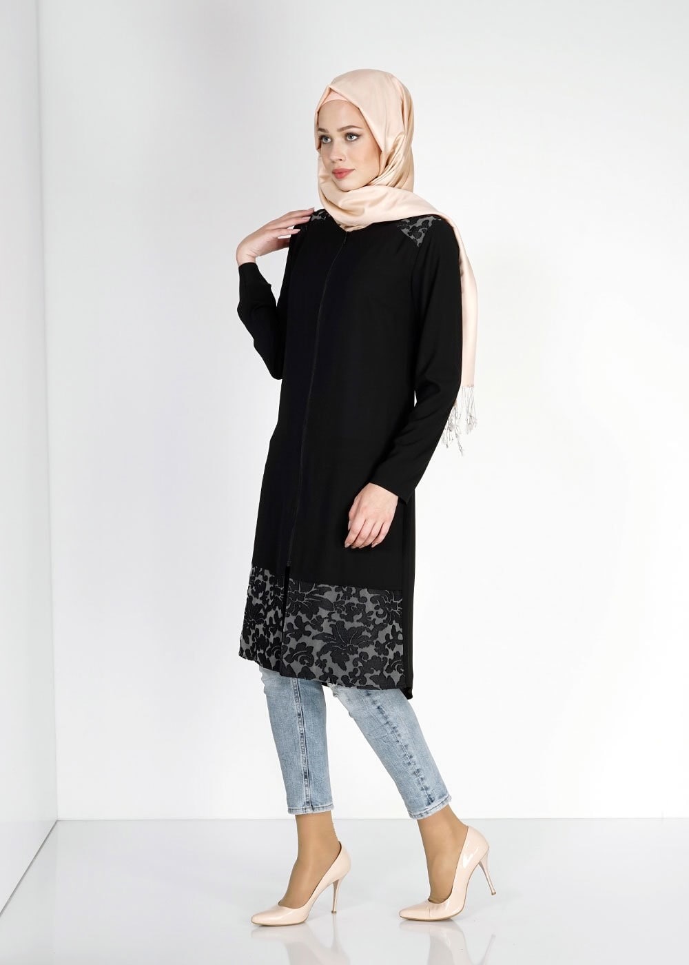 Tesettür giyim SİYAH FERMUAR DETAYLI İŞLEMELİ TUNİK 4912