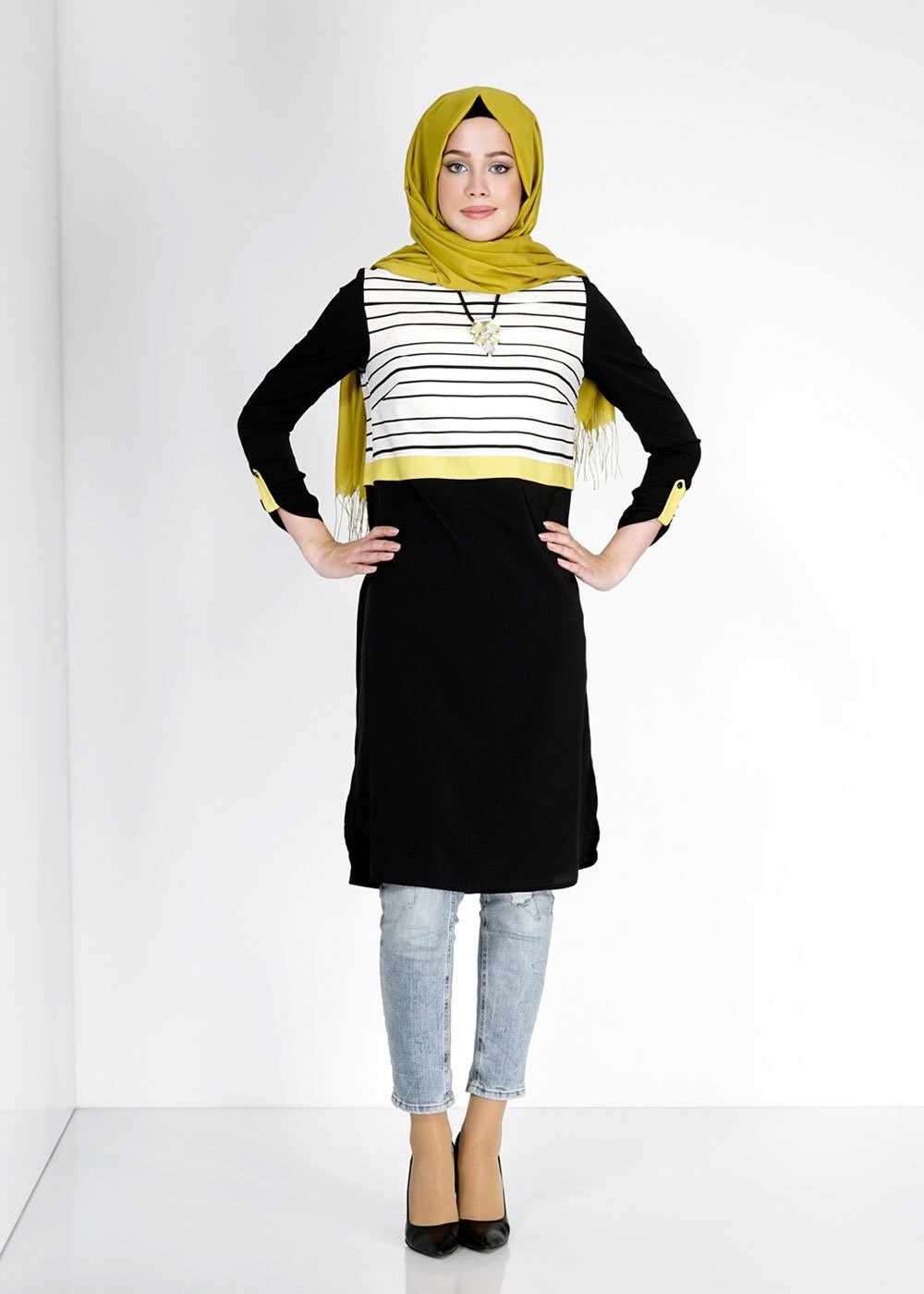 Tesettür giyim SİYAH ÇİZGİLİ DÜĞME DETAYLI TUNİK 4922