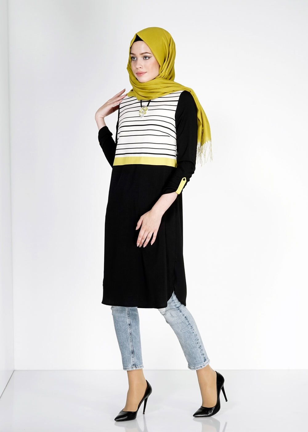 Tesettür giyim SİYAH ÇİZGİLİ DÜĞME DETAYLI TUNİK 4922