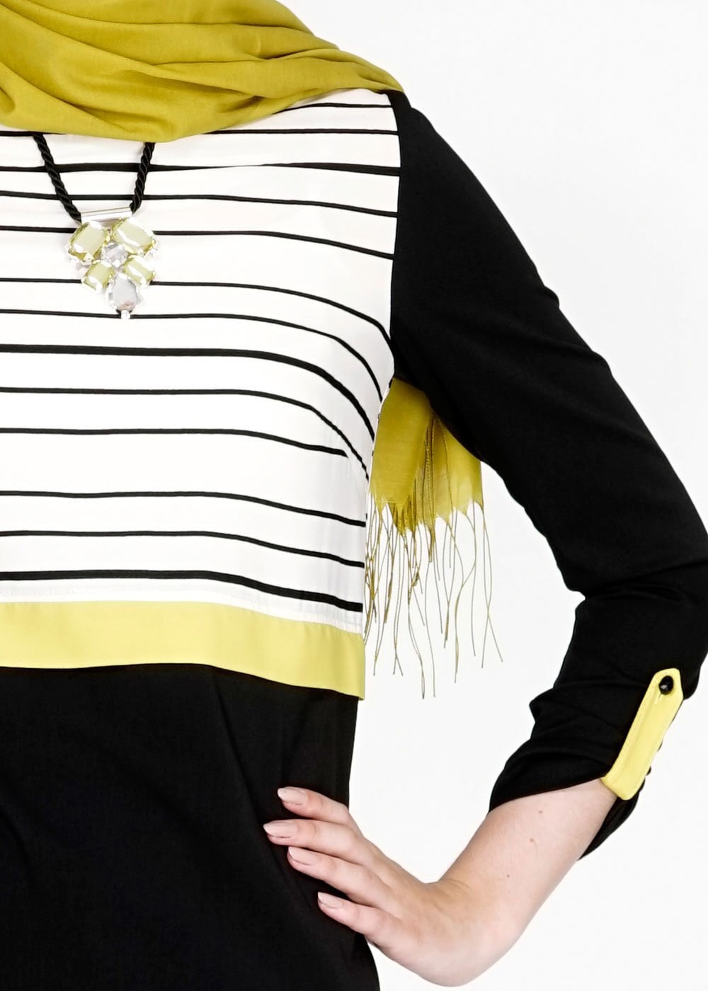 Tesettür giyim SİYAH ÇİZGİLİ DÜĞME DETAYLI TUNİK 4922