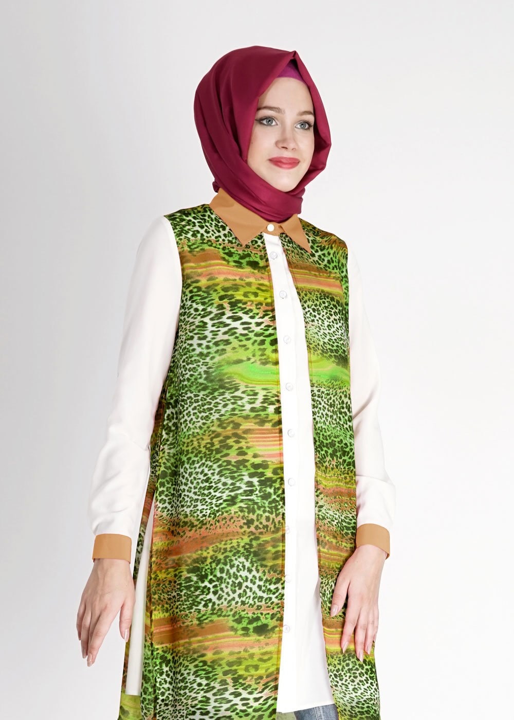 Tesettür giyim YEŞİL LEOPAR DESENLİ GÖMLEK YAKA TUNİK 4947