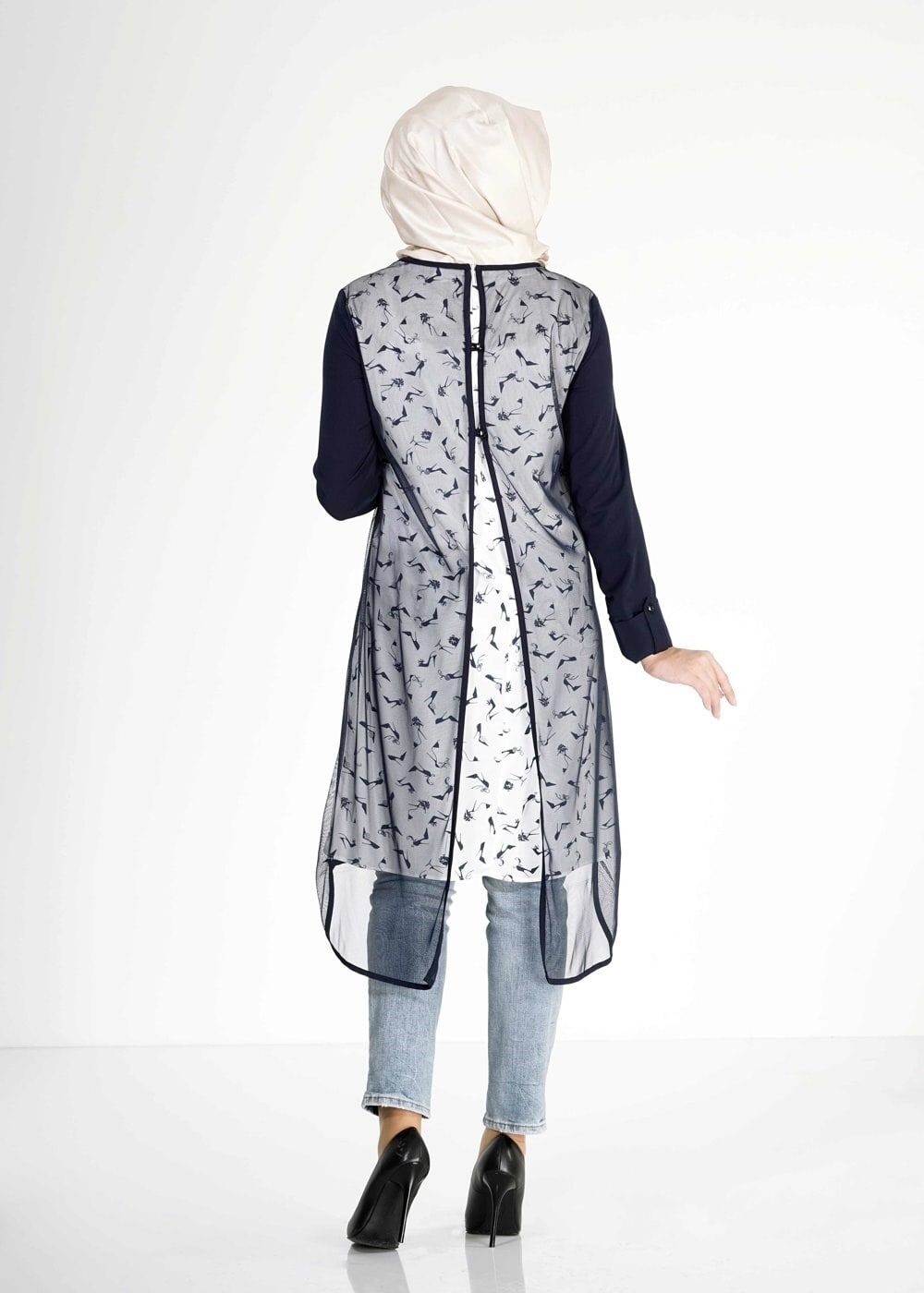 Tesettür giyim BEJ DESENLİ TÜL DETAYLI TUNİK 4956