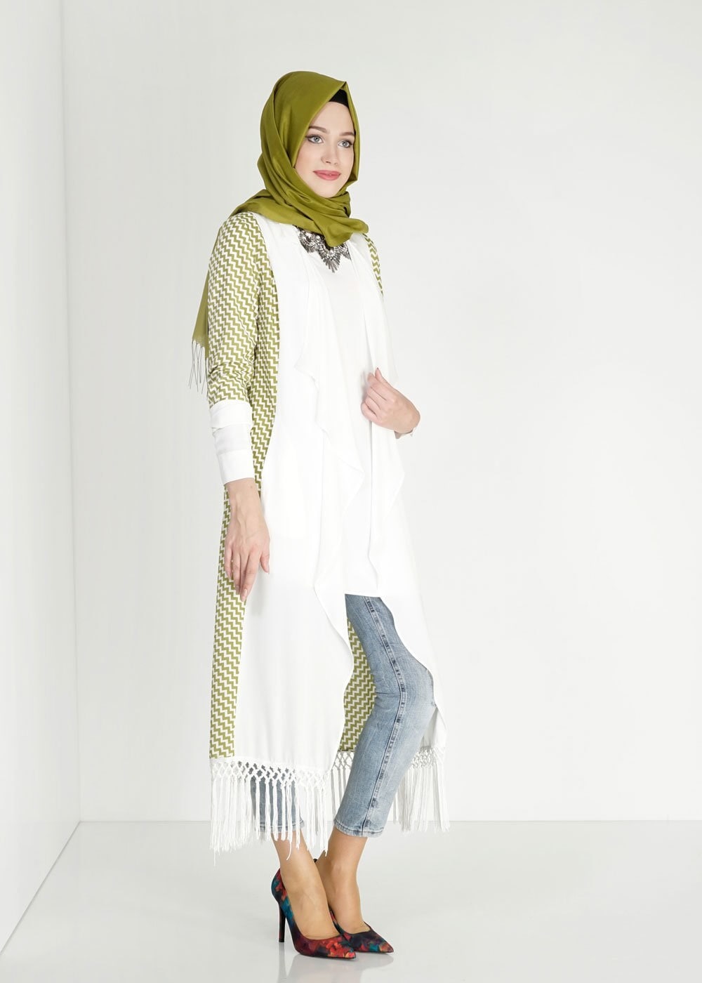 Tesettür giyim YEŞİL ZİKZAK DESENLİ PÜSKÜL DETAYLI 4960