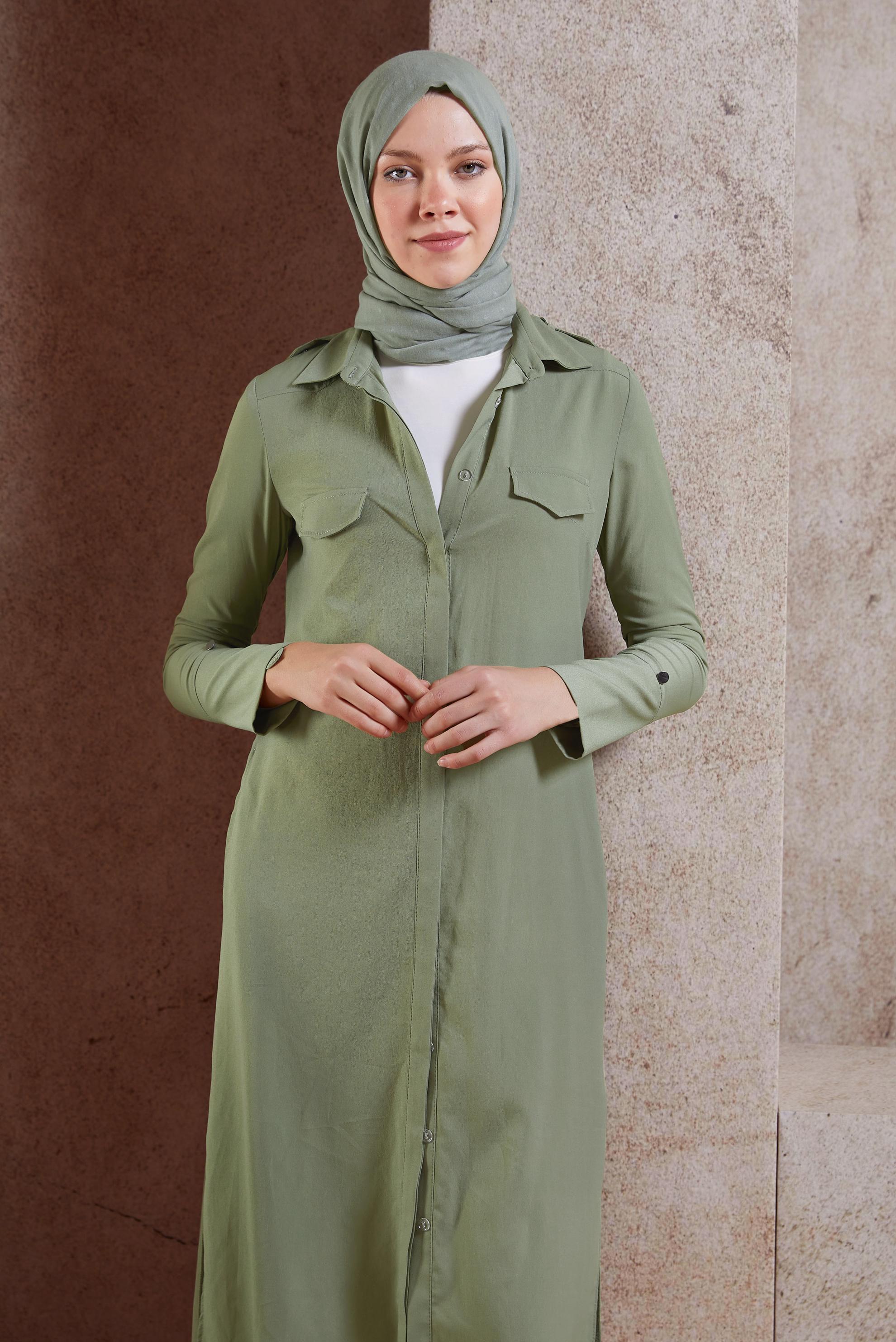 Tesettür giyim YEŞİL YIRTMAÇ DETAYLI TESETTÜR TUNİK 4965