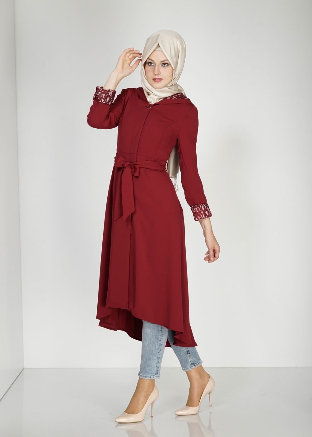 Tesettür giyim BORDO DANTEL DETAYLI KAPÜŞONLU TRENÇKOT 1436