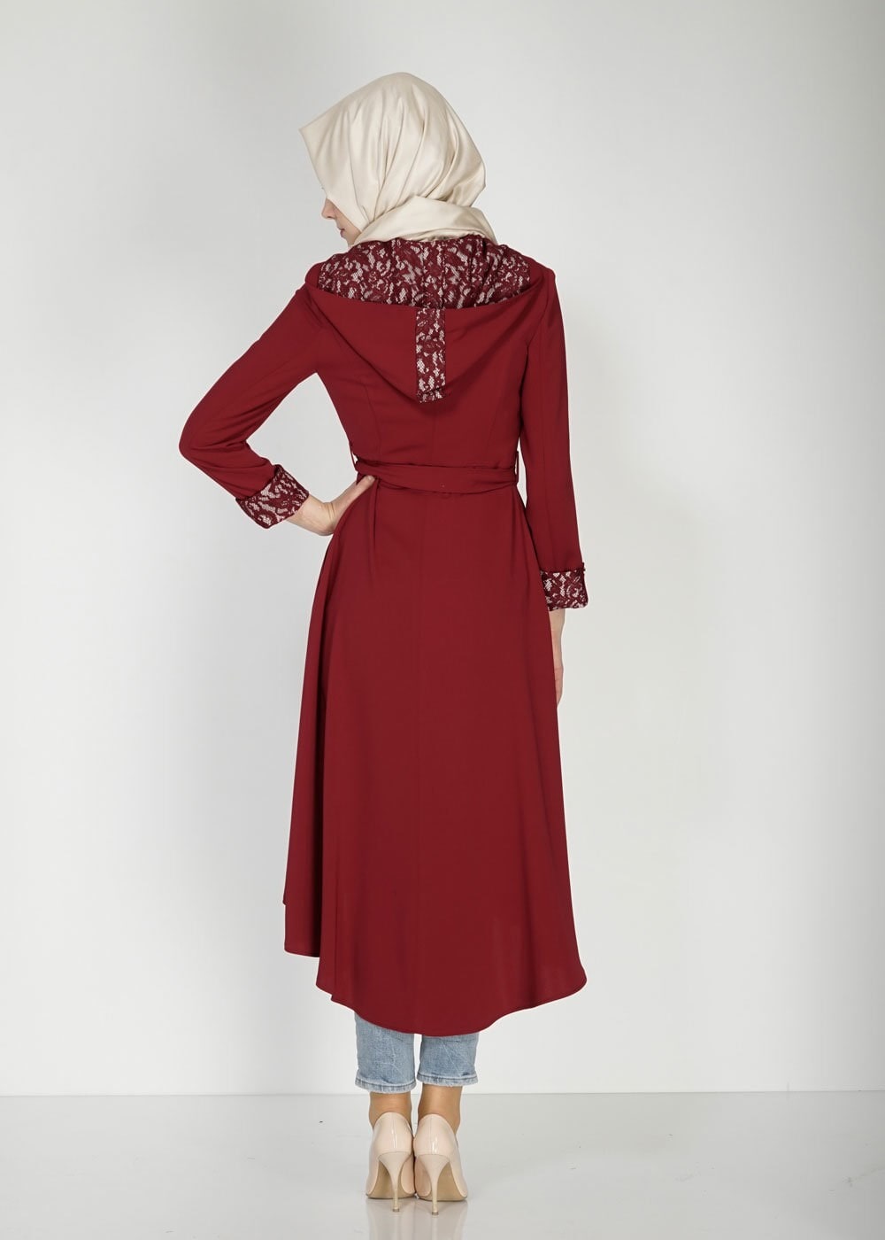 Tesettür giyim BORDO DANTEL DETAYLI KAPÜŞONLU TRENÇKOT 1436