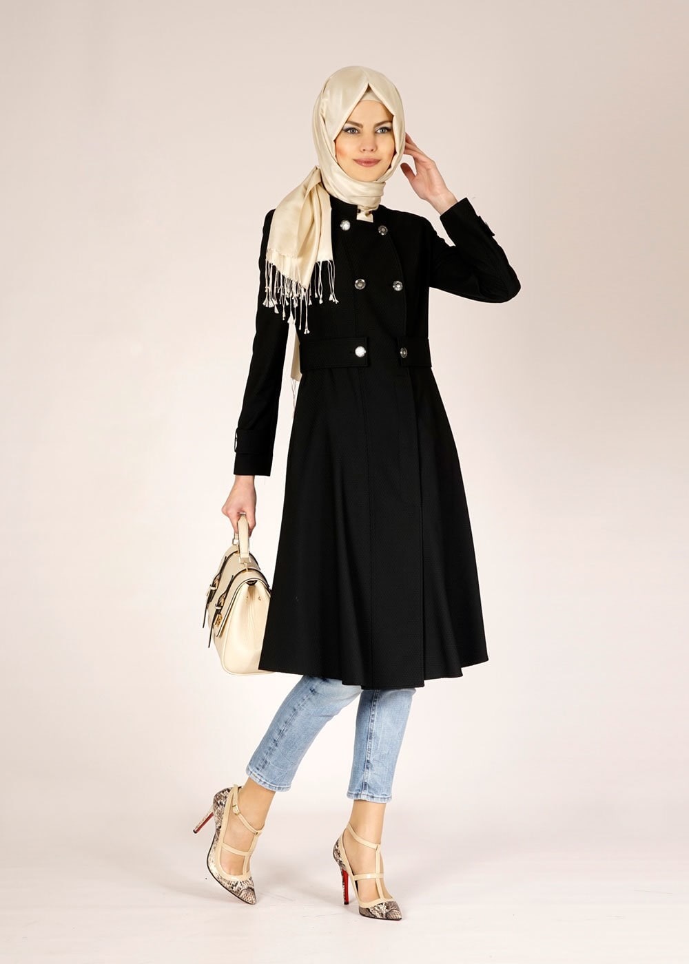 Tesettür giyim SİYAH ARKASI FERMUAR DETAYLI TRENÇKOT 1467