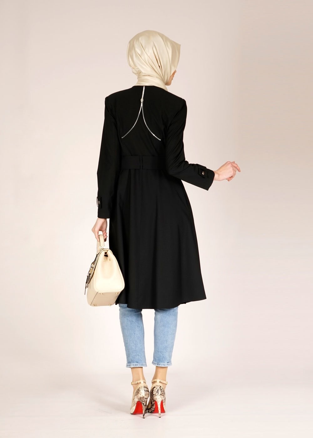Tesettür giyim SİYAH ARKASI FERMUAR DETAYLI TRENÇKOT 1467