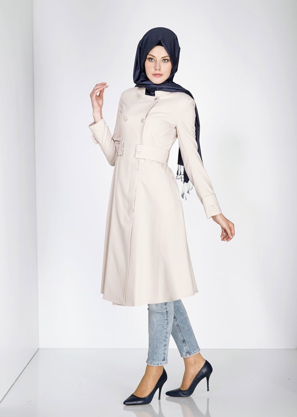 Tesettür giyim BEJ ARKASI FERMUAR DETAYLI TRENÇKOT 1467