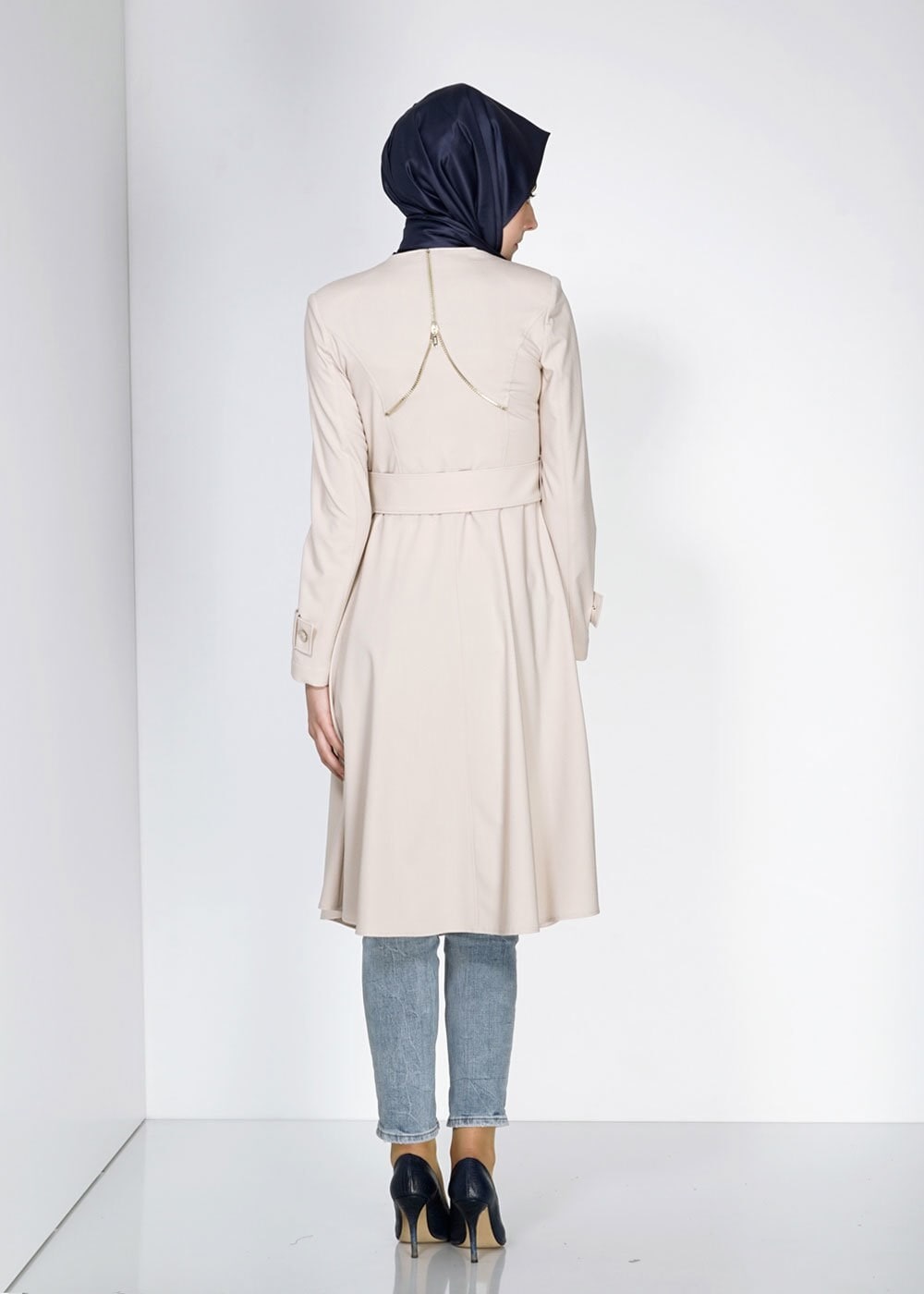 Tesettür giyim BEJ ARKASI FERMUAR DETAYLI TRENÇKOT 1467
