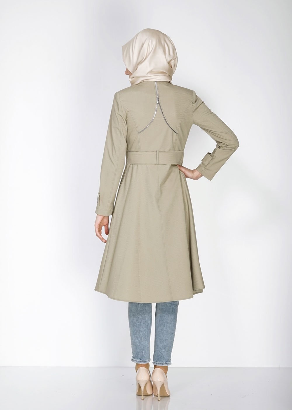 Tesettür giyim HAKİ ARKASI FERMUAR DETAYLI TRENÇKOT 1467