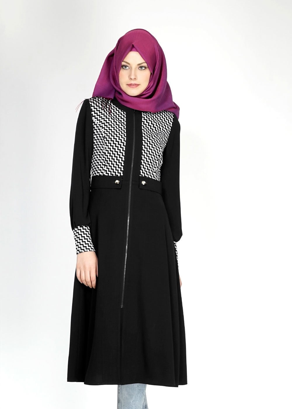 Tesettür giyim SİYAH ZİKZAK DESENLİ DÜĞME DETAYLI TRENÇKOT 1563