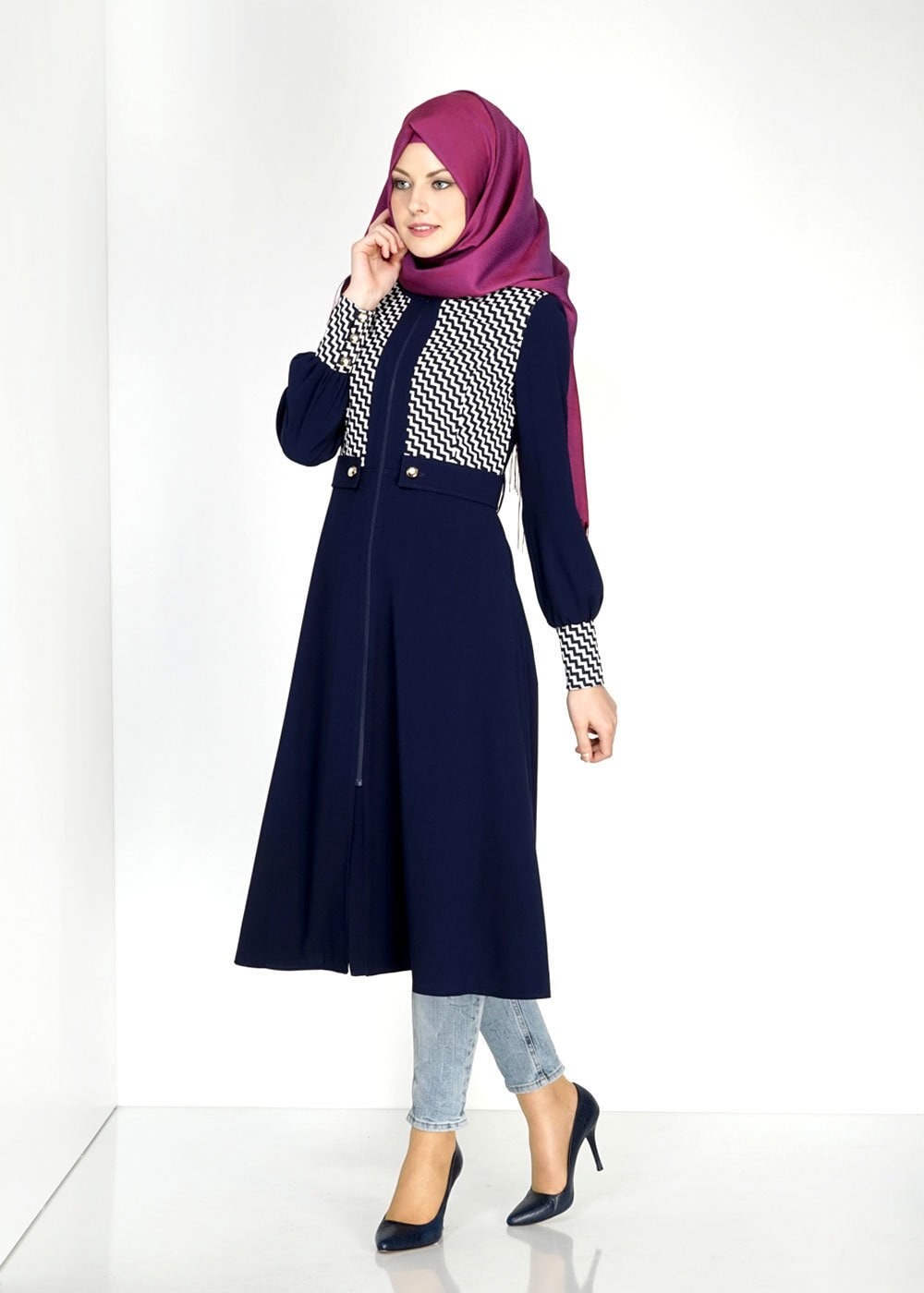 Tesettür giyim LACİVERT ZİKZAK DESENLİ DÜĞME DETAYLI TRENÇKOT 1563