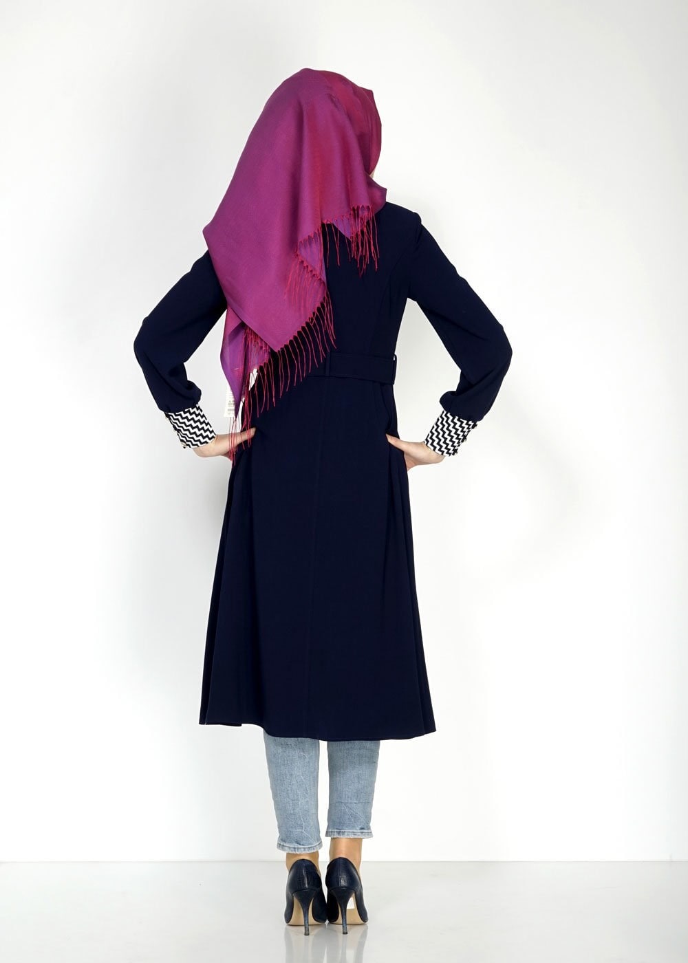 Tesettür giyim LACİVERT ZİKZAK DESENLİ DÜĞME DETAYLI TRENÇKOT 1563