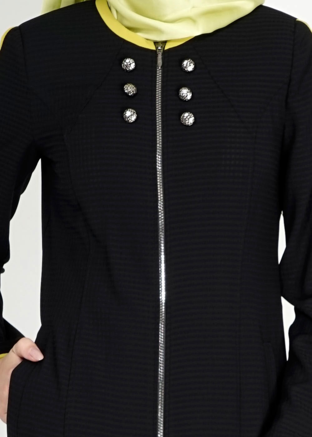 Tesettür giyim SİYAH FERMUARLI DÜĞME DETAYLI CEPLİ TRENÇKOT 1570