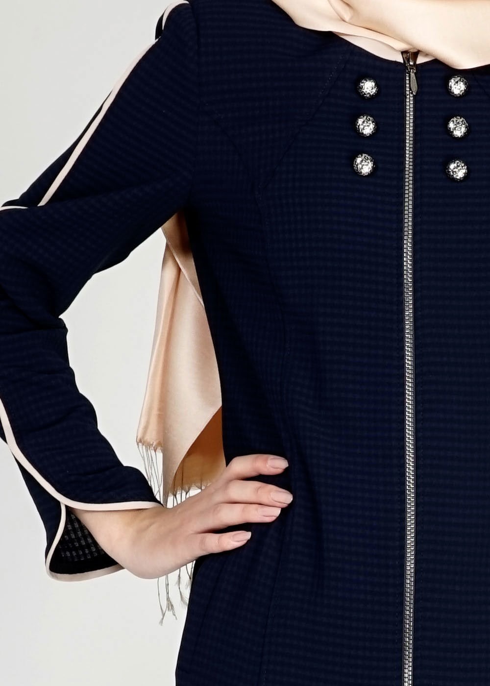 Tesettür giyim LACİVERT FERMUARLI DÜĞME DETAYLI CEPLİ TRENÇKOT 1570