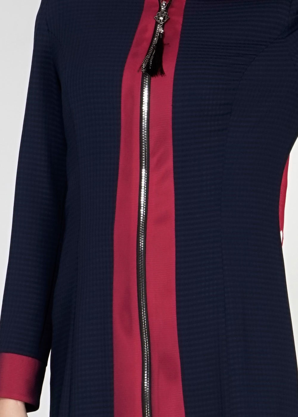 Tesettür giyim LACİVERT FERMUARLI KENDİNDEN DESENLİ TRENÇKOT 1575