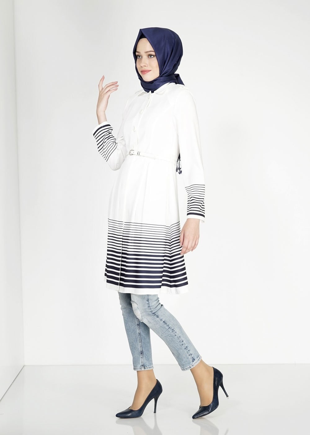 Tesettür giyim BEYAZ 1579 Farah Tesettür Trench