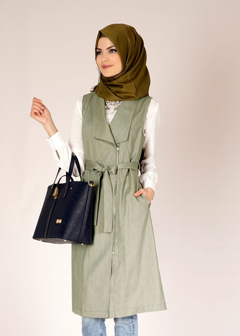 Tesettür giyim HAKİ BELİ KUŞAKLI KRUVAZE YAKA FERMUARLI YELEK 4685 