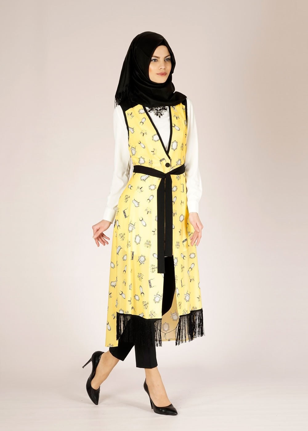 Tesettür giyim SARI DESENLİ PÜSKÜL DETAYLI YELEK 4695