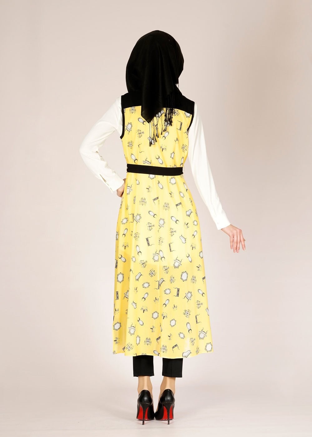 Tesettür giyim SARI DESENLİ PÜSKÜL DETAYLI YELEK 4695