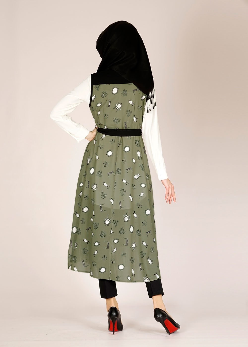 Tesettür giyim HAKİ DESENLİ PÜSKÜL DETAYLI YELEK 4695