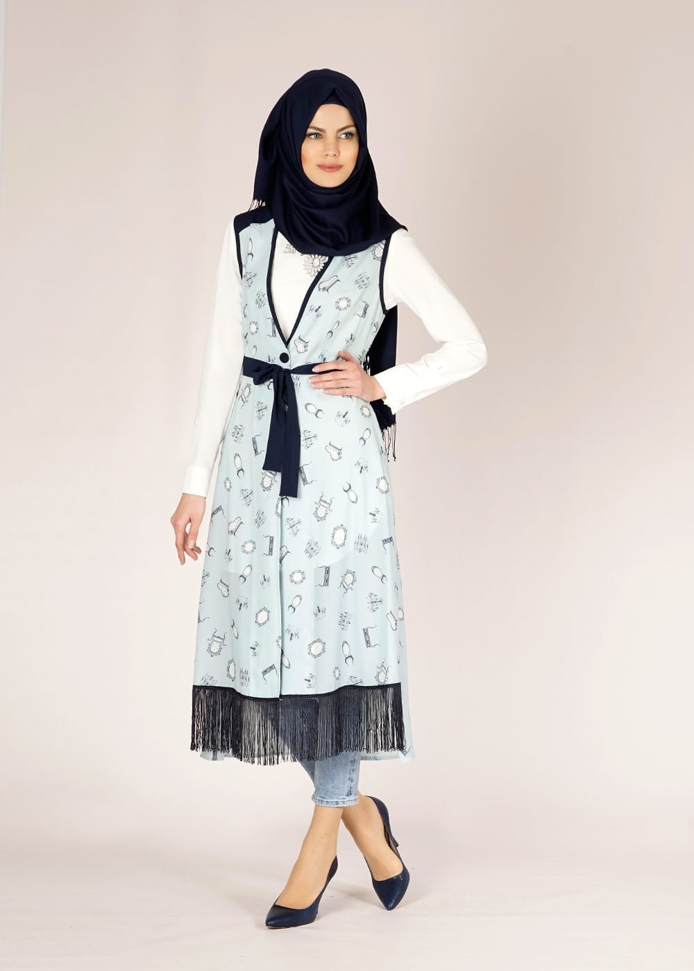 Tesettür giyim MAVİ DESENLİ PÜSKÜL DETAYLI YELEK 4695