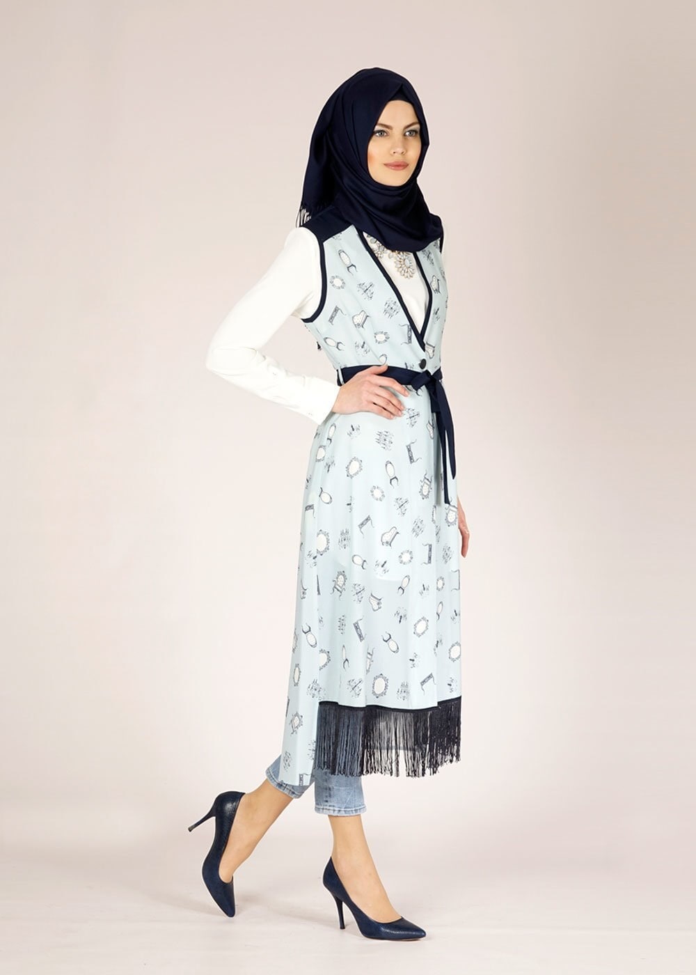 Tesettür giyim MAVİ DESENLİ PÜSKÜL DETAYLI YELEK 4695