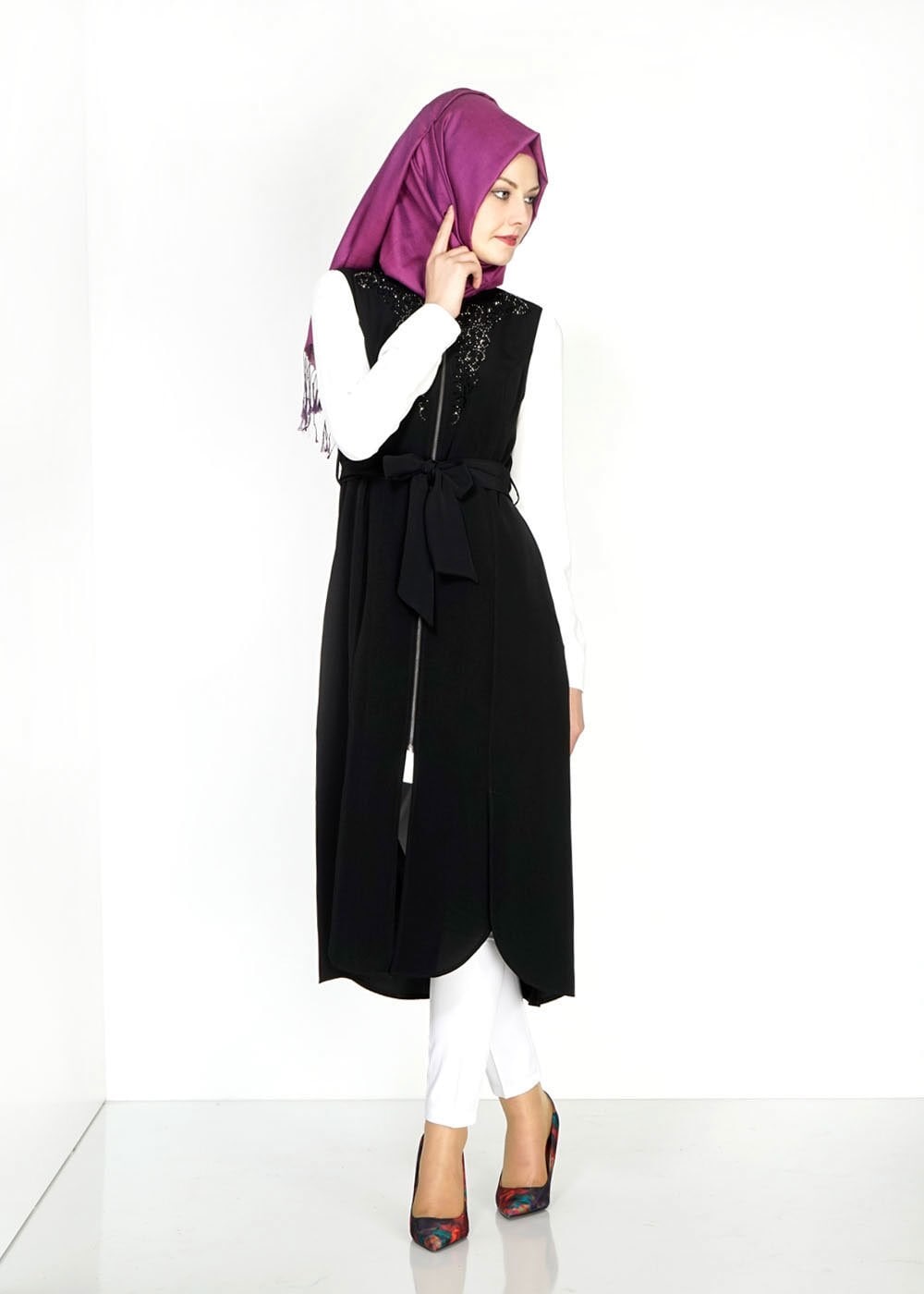 Tesettür giyim SİYAH FERMUAR DETAYLI TAŞLI YELEK 4737