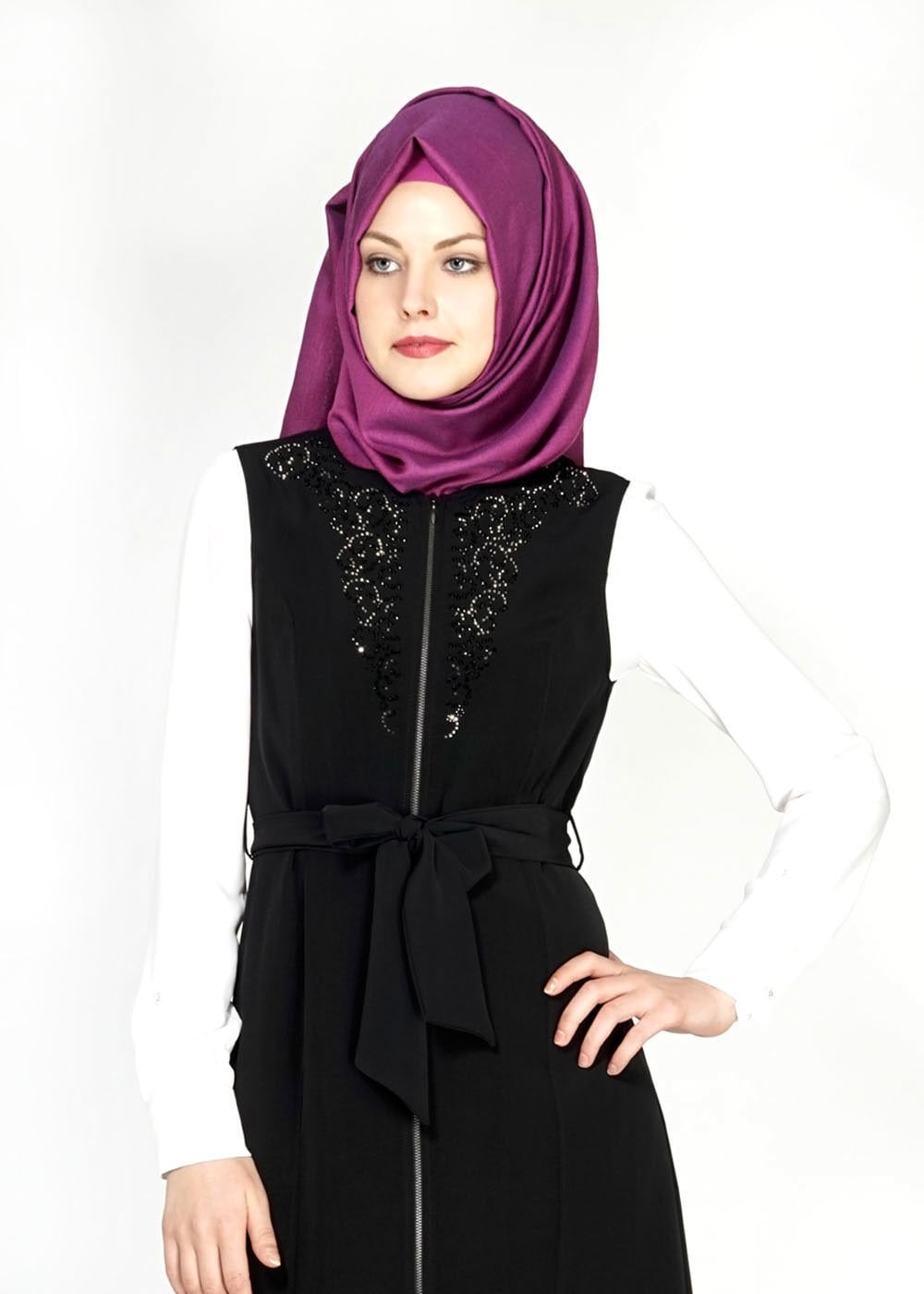 Tesettür giyim SİYAH FERMUAR DETAYLI TAŞLI YELEK 4737