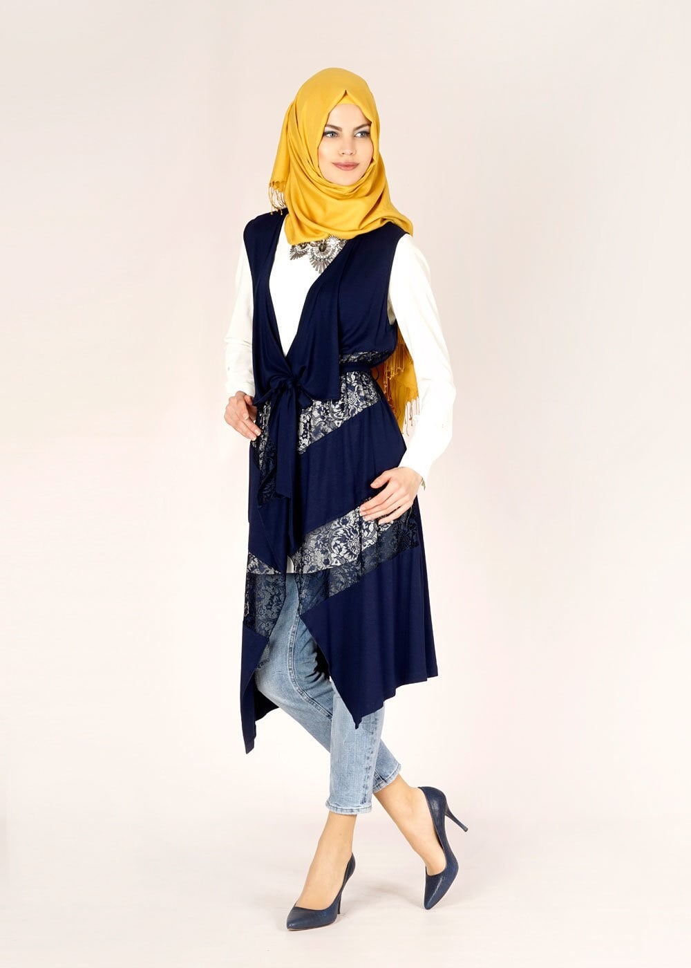 Tesettür giyim LACİVERT DANTEL DETAYLI ASİMETRİK KESİM YELEK 4740